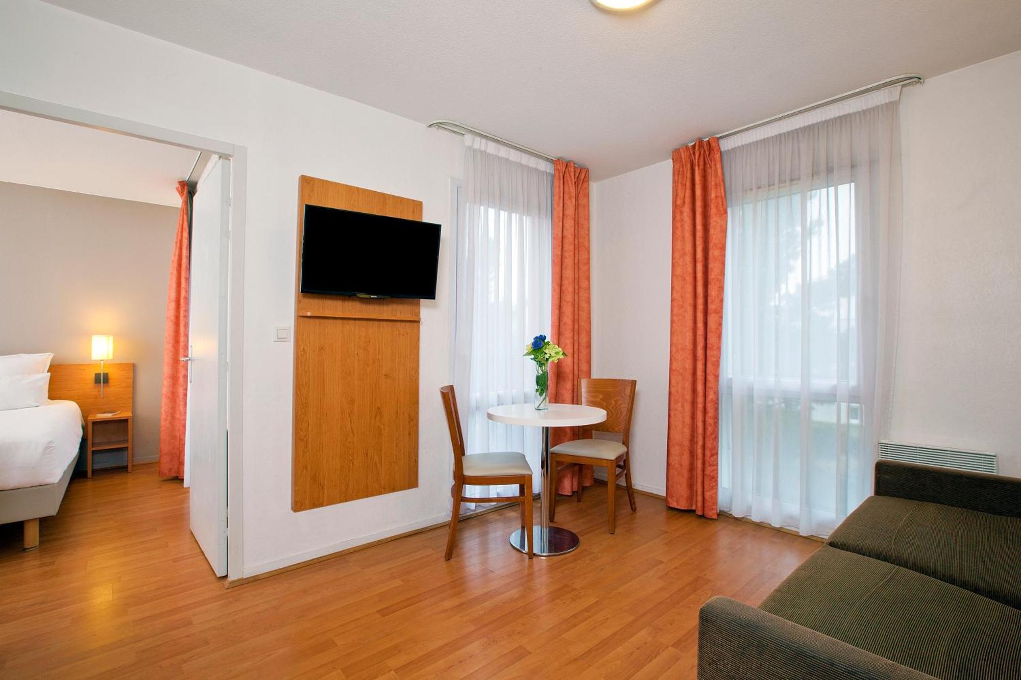 Sejours & Affaires Nantes La Beaujoire Aparthotel Room photo
